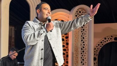 محمد عدوية يتألق في سهرة رمضانية ويشعل الأجواء بأغاني والده