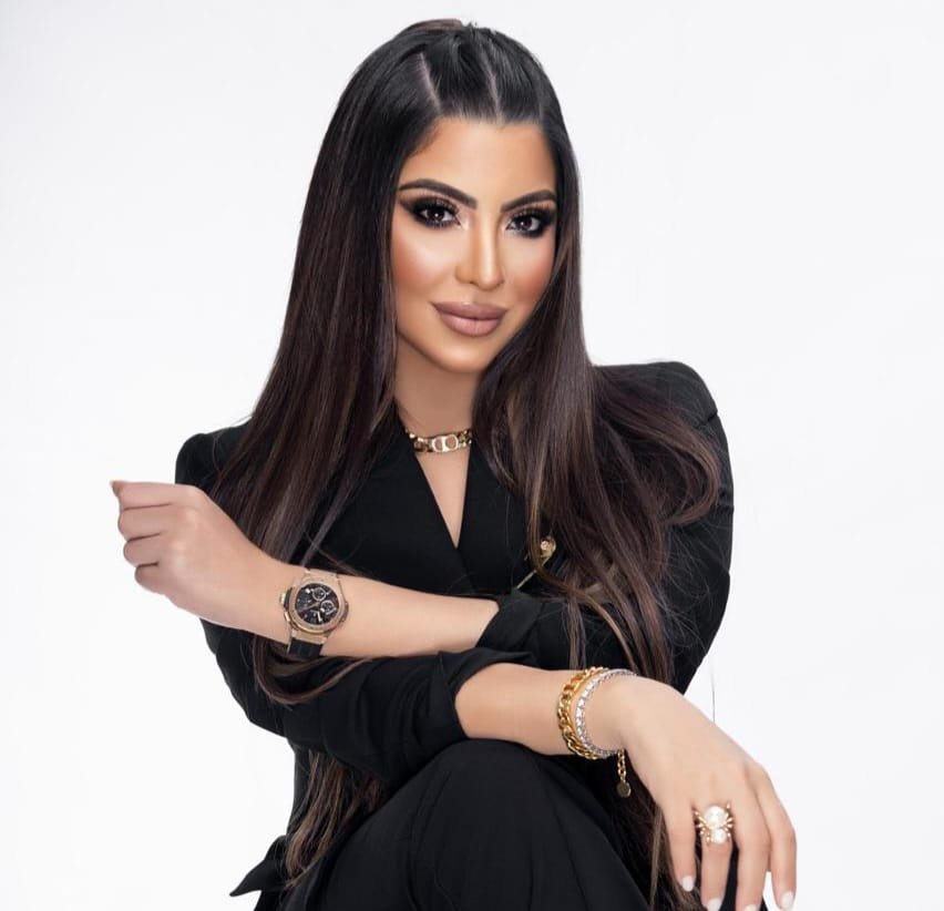 دعاء صلاح: من حق النجوم الاحتفال بالنجاح.. لكن الأهم مواقف إنسانية تجاه أزمات المنطقة